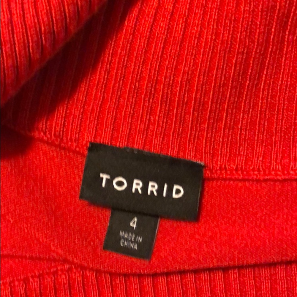 Scoop neck sweater